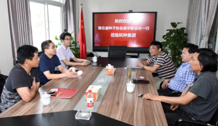 湖北省種子協會會長昌華敏一行蒞臨杭州種業集團考察