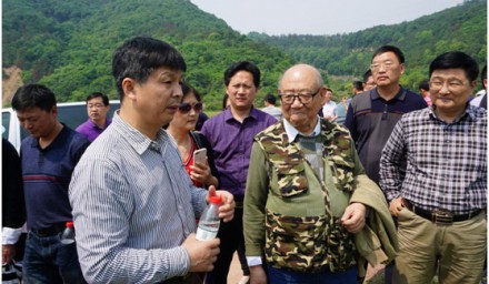 蓋鈞鎰院士赴杭州種業集團油菜新品種示范現場觀摩指導