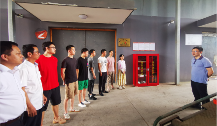 安全員隊(duì)伍實(shí)訓(xùn) 防范事故保證安全  ——杭州種業(yè)集團(tuán)開(kāi)展“安全生產(chǎn)月”系列活動(dòng)